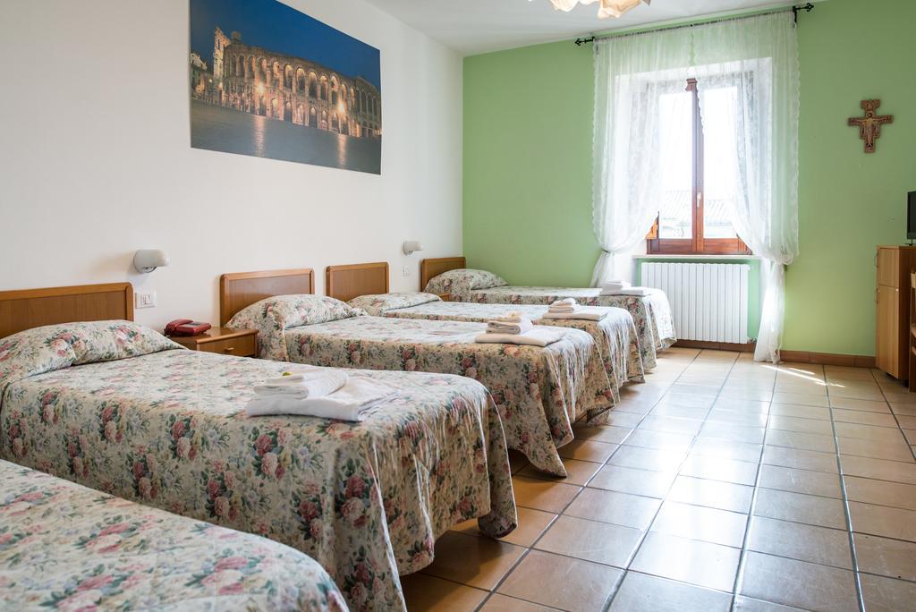 Albergo Ancajani Ассизи Экстерьер фото