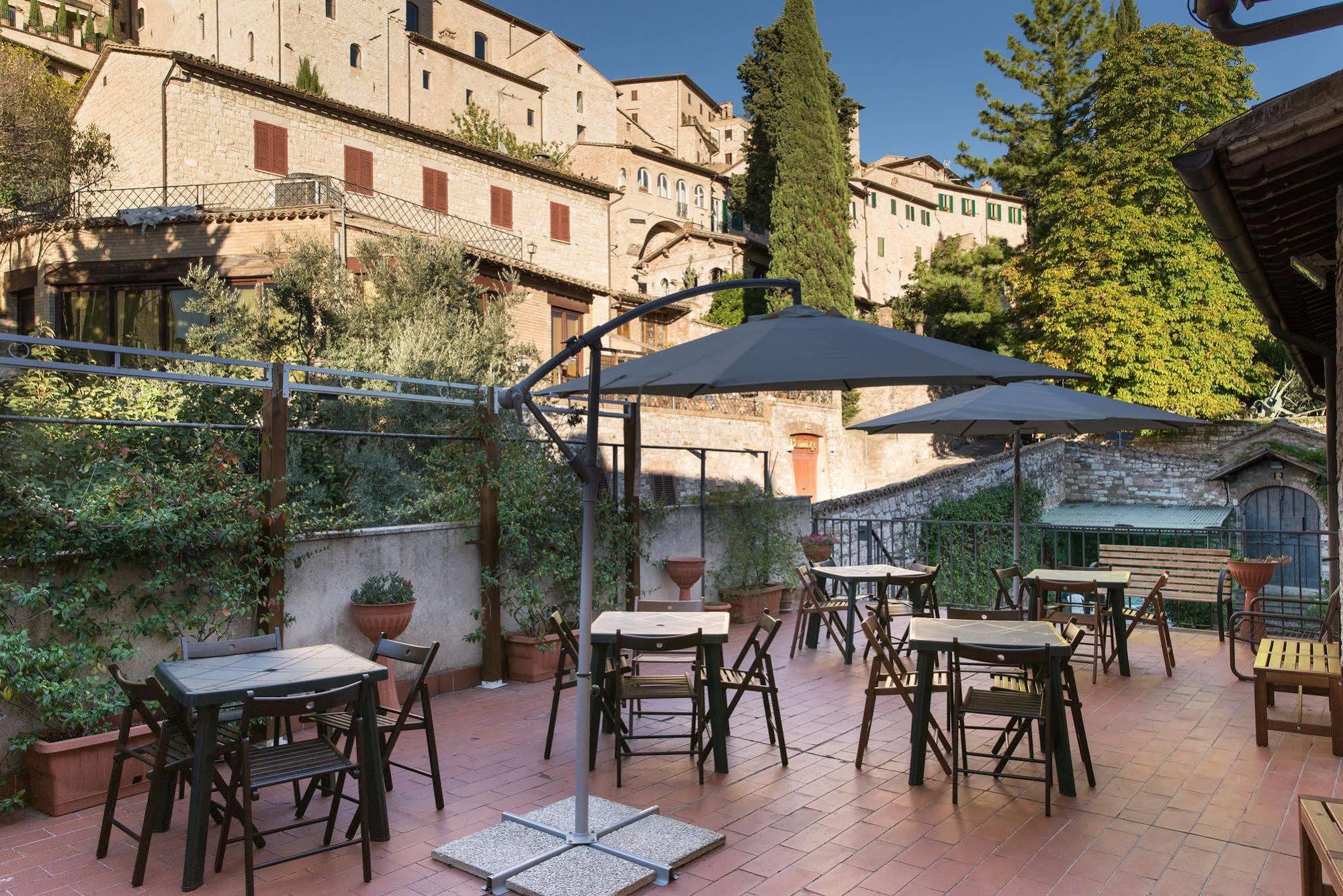 Albergo Ancajani Ассизи Экстерьер фото