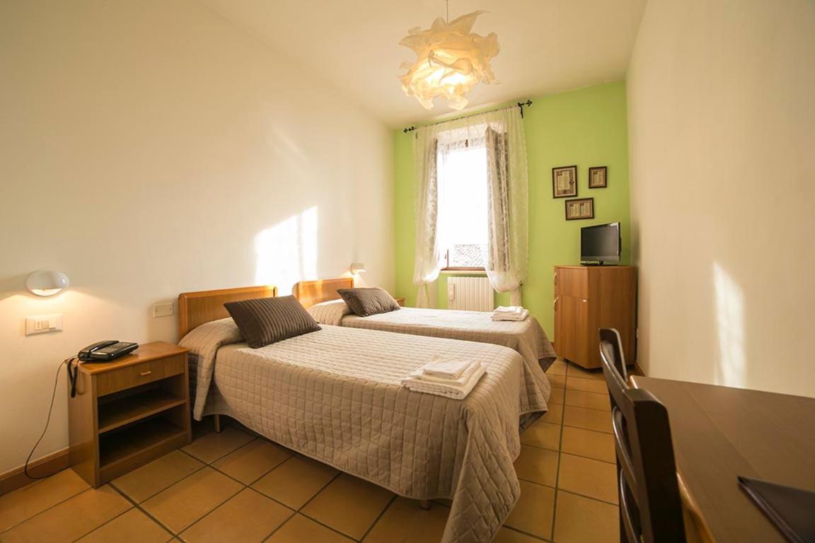 Albergo Ancajani Ассизи Экстерьер фото